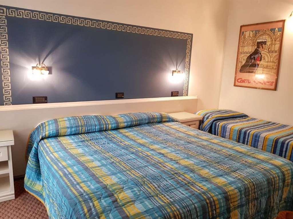 Il Grifo Hotel E Bisteccheria Toscana มอนติปุลเชียโน ห้อง รูปภาพ