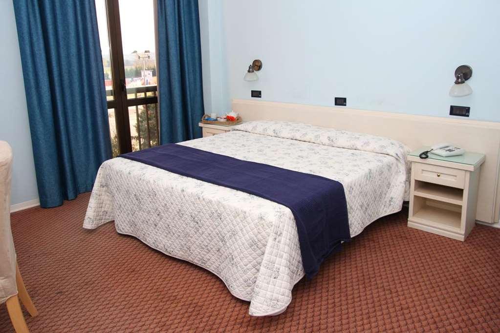 Il Grifo Hotel E Bisteccheria Toscana มอนติปุลเชียโน ห้อง รูปภาพ