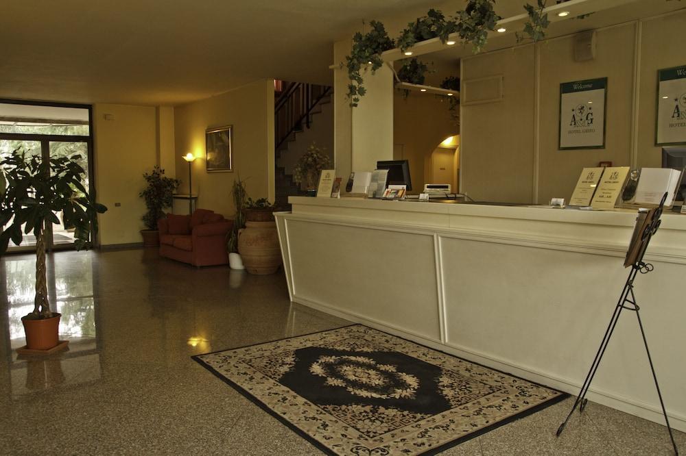 Il Grifo Hotel E Bisteccheria Toscana มอนติปุลเชียโน ภายนอก รูปภาพ