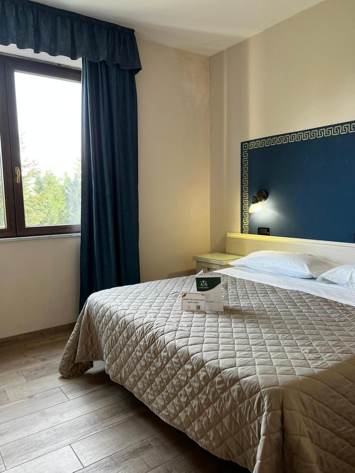 Il Grifo Hotel E Bisteccheria Toscana มอนติปุลเชียโน ภายนอก รูปภาพ