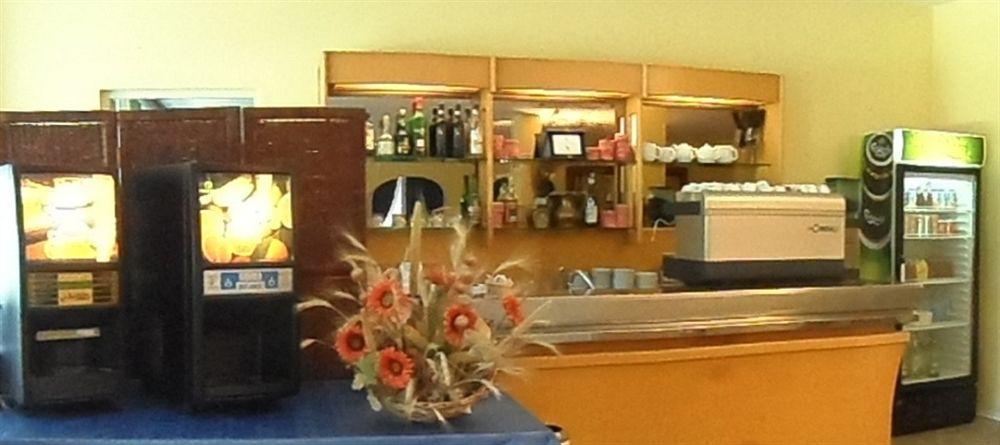Il Grifo Hotel E Bisteccheria Toscana มอนติปุลเชียโน ภายนอก รูปภาพ