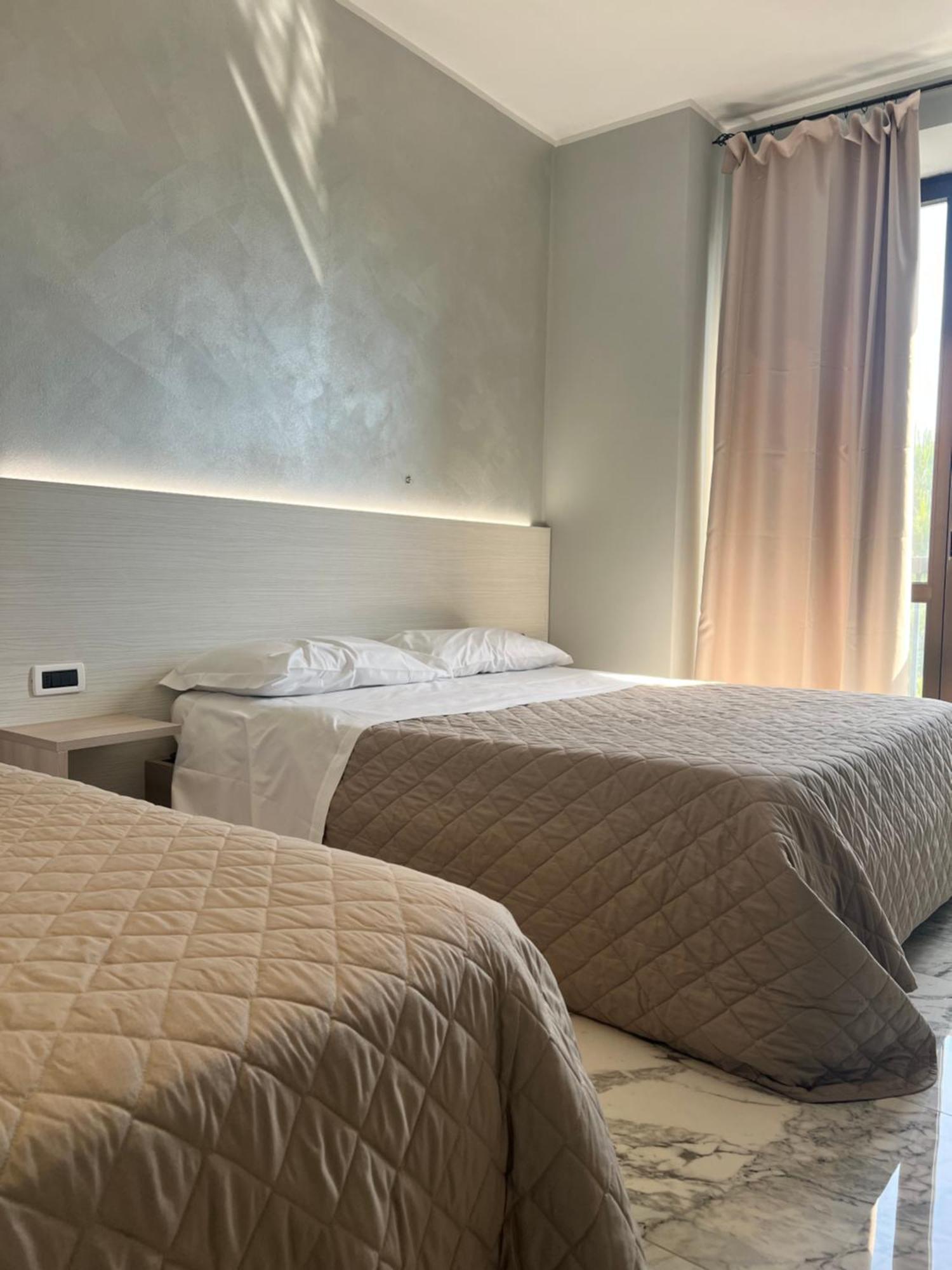 Il Grifo Hotel E Bisteccheria Toscana มอนติปุลเชียโน ภายนอก รูปภาพ