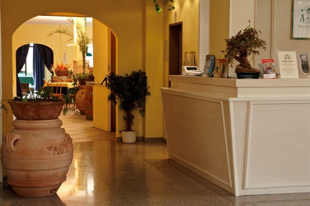 Il Grifo Hotel E Bisteccheria Toscana มอนติปุลเชียโน ภายนอก รูปภาพ