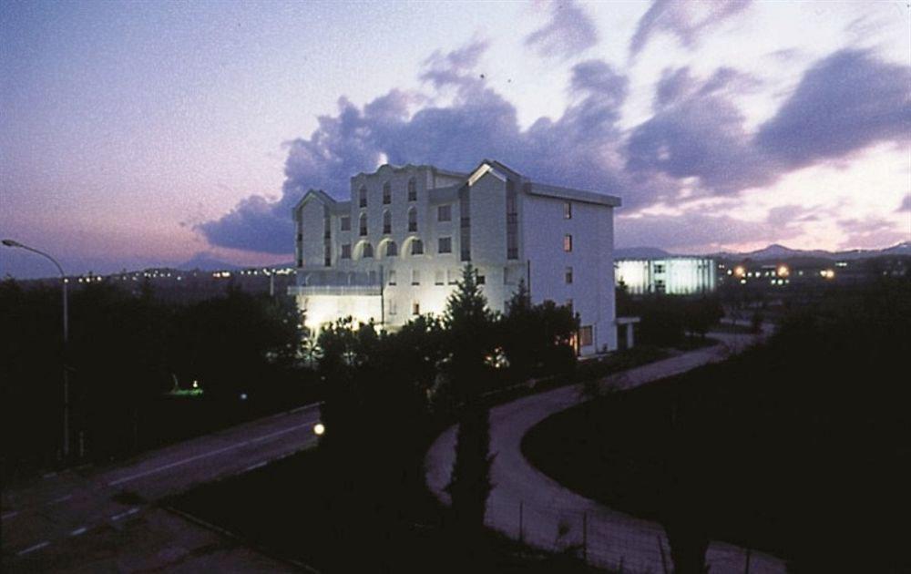 Il Grifo Hotel E Bisteccheria Toscana มอนติปุลเชียโน ภายนอก รูปภาพ